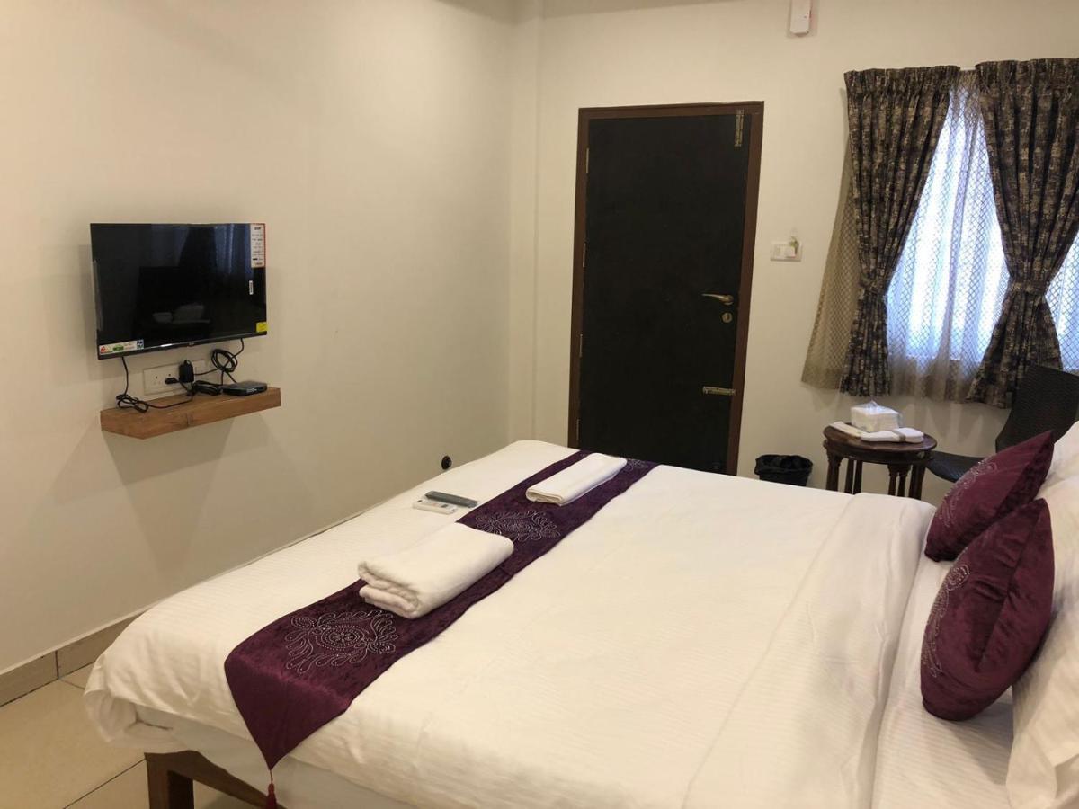 Hotel Amulya Regency Bayappanhalli Esterno foto