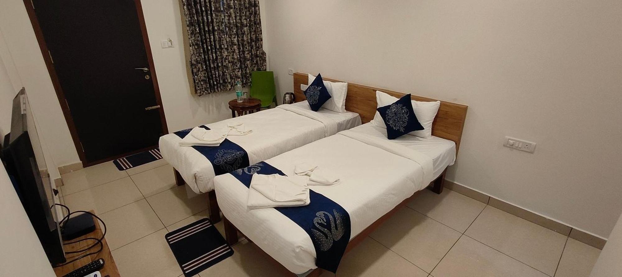 Hotel Amulya Regency Bayappanhalli Esterno foto